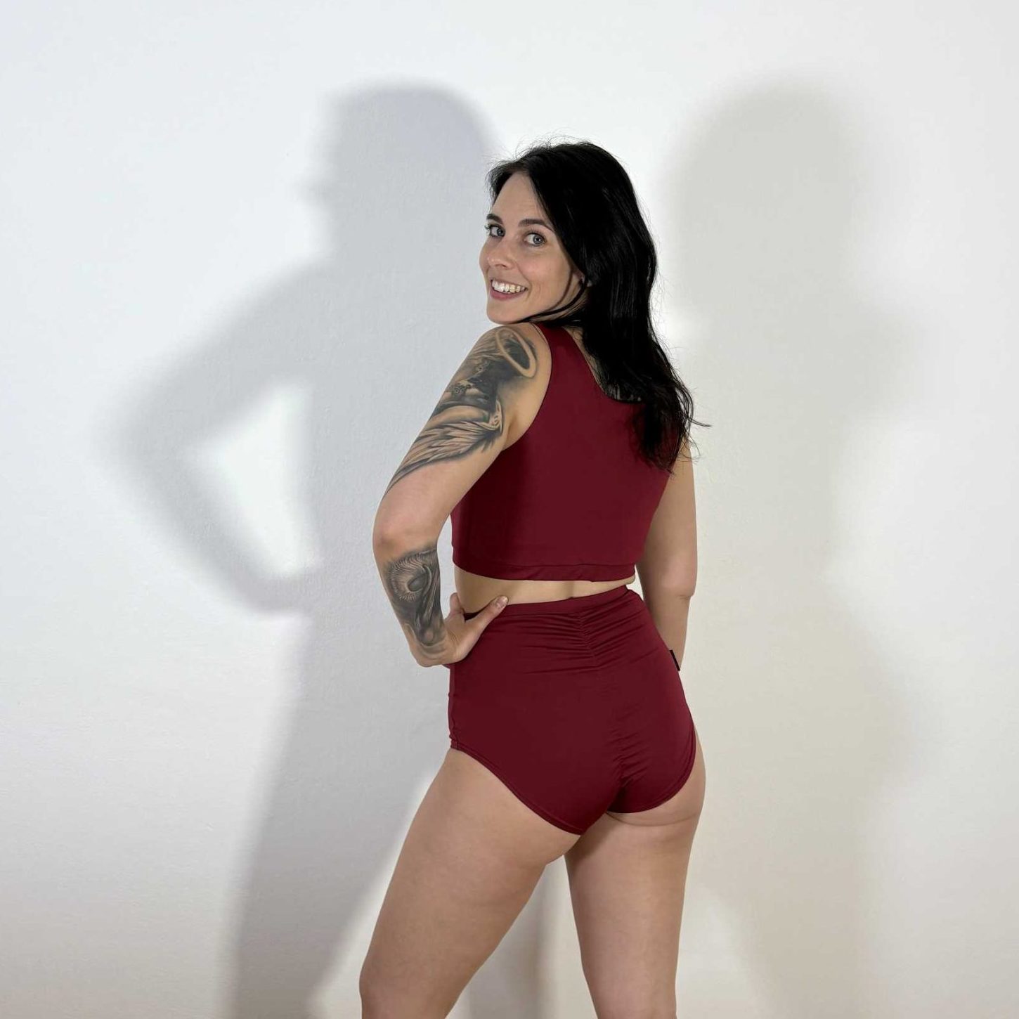 Meniko Poledancekleidung Pole-Höschen Manes highwaist rot S hinten