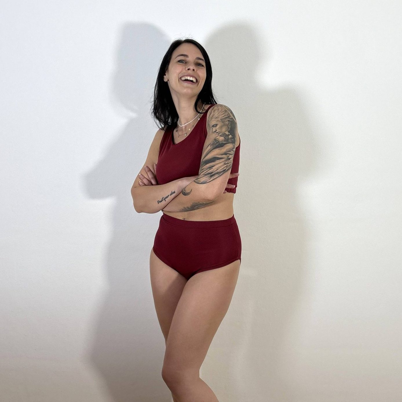 Meniko Poledancekleidung Pole-Höschen Manes midwaist rot S seitlich 3