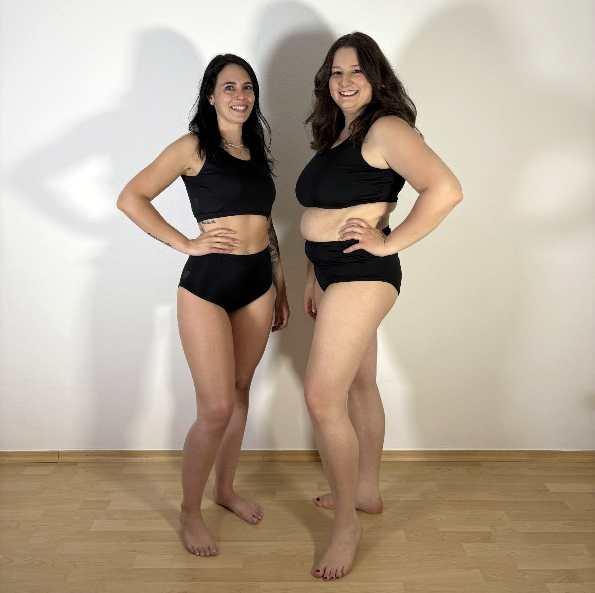 Meniko Poledancekleidung Pole-Höschen Manes midwaist schwarz XXL und S seitlich